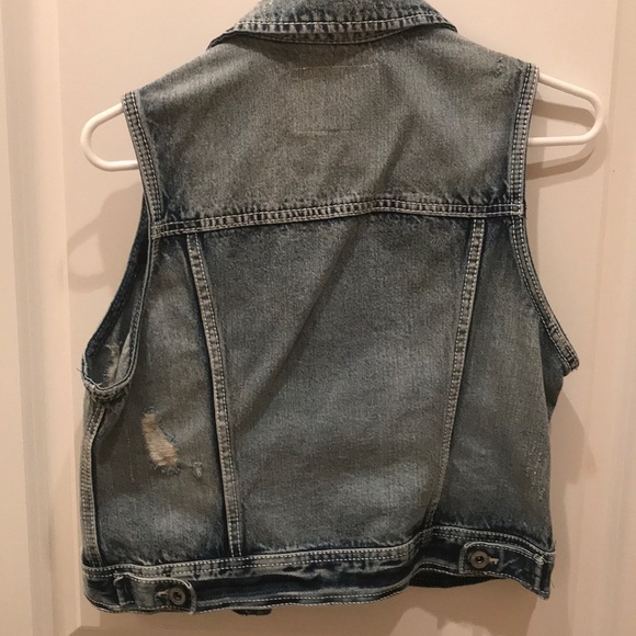 NWT Amethyst Cute Crop Denim Vest - Picture 2 of 3
